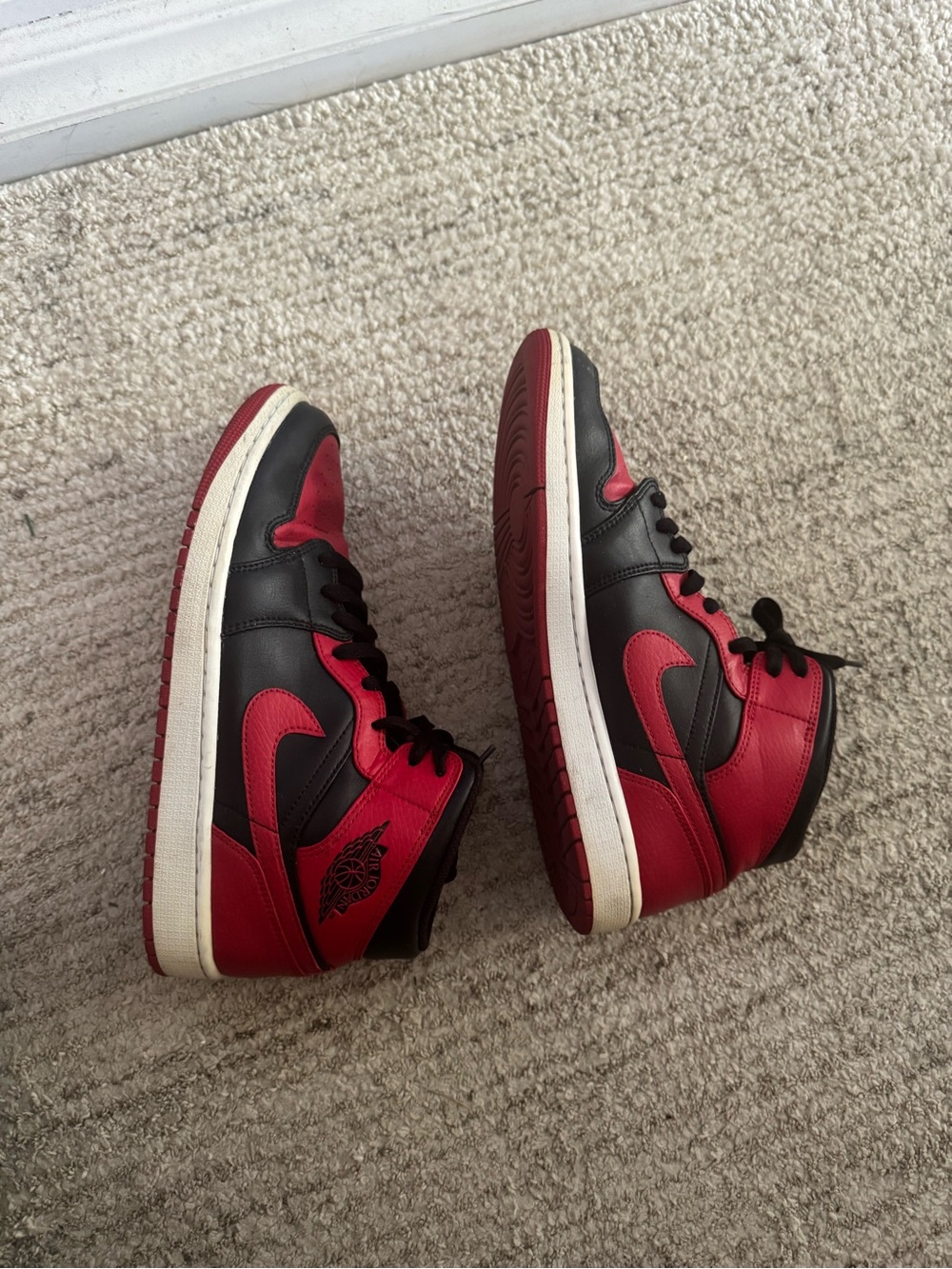 Jordan Retro High Top Sneakers - Black & Red